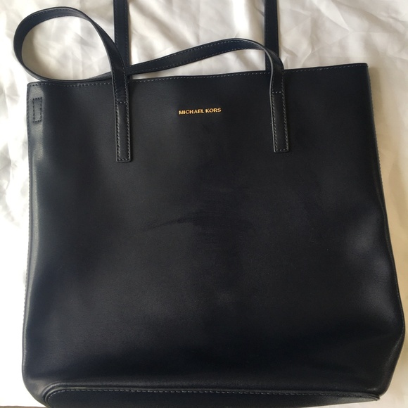 Michael Kors tote - Picture 1 of 6